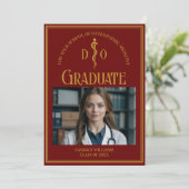 Maroon Osteopathic Medical School Afstuderen Foto Aankondiging (Staand voorkant)