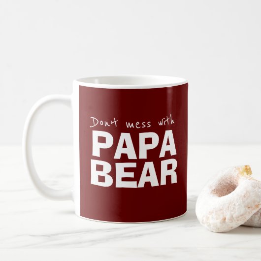 Maroon Papa Beer Minimalistische Typografie Mok vo (Met donut)