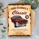 maroon Red Car Classic Birthday Uitnodiging<br><div class="desc">Nodig uw gasten met deze  verjaardagsfeestdag uit met een mooie vintage-wagen en retro-typografie tegen een parchamiteachtergrond. Voeg eenvoudig uw gebeurtenisdetails op deze makkelijk te gebruiken sjabloon toe om het één-van-een-soort uitnodiging te maken. Knip de kaart om een nette houtextuur op de achterkant van de kaart te laten zien.</div>