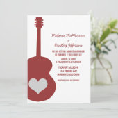 Maroon Red Guitar Heart Wedding Uitnodigen Kaart (Staand voorkant)