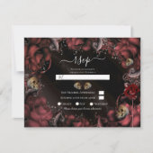 Maroon Red Rust Rozen & Skulls Wedding RSVP Kaart (Voorkant)