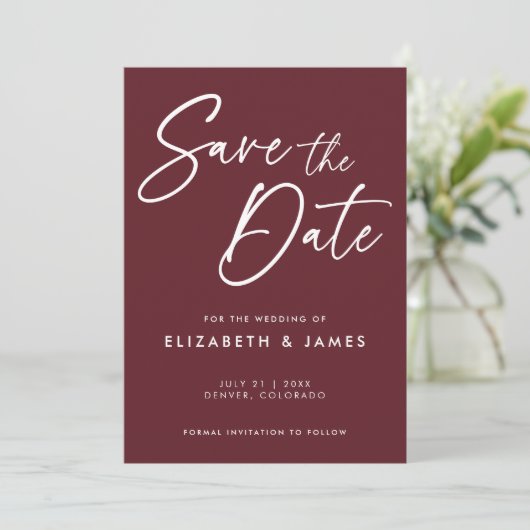 Maroon Red Wedding Save the Date Invitation Kaart (Staand voorkant)