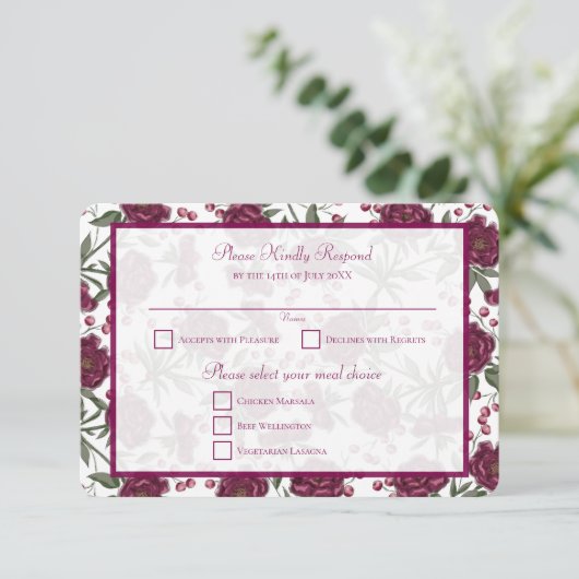 Maroon Rose Wedding RSVP Reply Kaart (Staand voorkant)