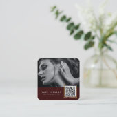 Maroon scannable streepjescode QR-codefoto Vierkante Visitekaartje (Staand voorkant)