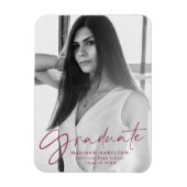Maroon Script Afstuderen Aankondiging Foto Magneet (Verticaal)