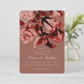 Maroon Wild Botanical Maximalism Wedding Kaart (Staand voorkant)