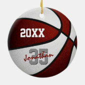 maroon wit team kleuren jongens basketbal keramisch ornament (Achterkant)