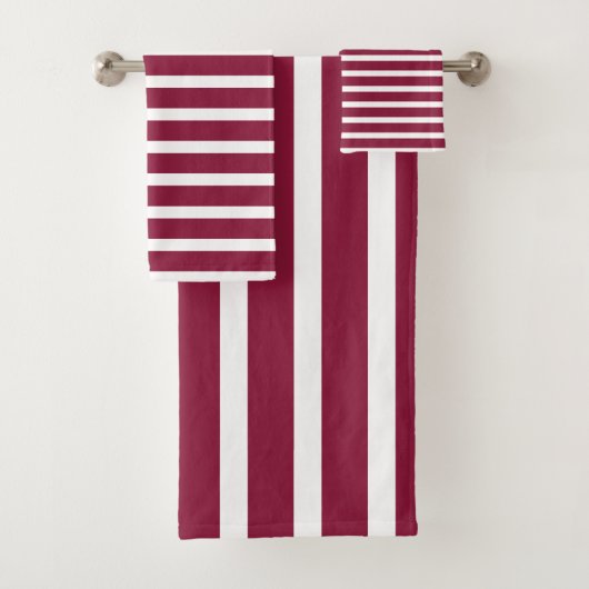 Maroon & witte cabana strepen bad handdoek (Insitu)