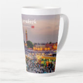 Marrakesh, Marokko - Jemaa el Fnaa plein groot Latte Mok (Rechterhoek)