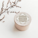 Marrakesh Wedding Sticker | Linen Greige<br><div class="desc">Sluit je trouwuitnodigingen af, gunsten en nog veel meer, met onze elegante Marokkaanse stickers in de marine en wit. Het ronde ontwerp kenmerkt uw namen die door decoratief manuscript worden verbonden en door een geometrische grens in wit op een zandige beige achtergrond worden omringd. Coördinaten met ons Marrakesh trouwuitnodiging collectie...</div>