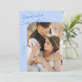 Married and Grateful Wedding Photo Icy Blue Bedankkaart (Staand voorkant)