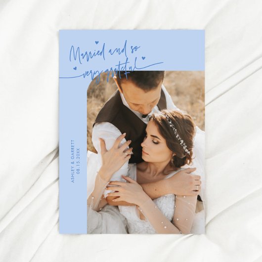 Married and Grateful Wedding Photo Icy Blue Bedankkaart