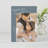 Married and Grateful Wedding Photo Slate Blue Bedankkaart (Staand voorkant)