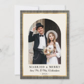 Married and Merry Arch Photo Black Gold Plaid  Feestdagenkaart (Voorkant)