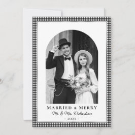 Married and Merry Arch Photo Black White Plaid Feestdagenkaart