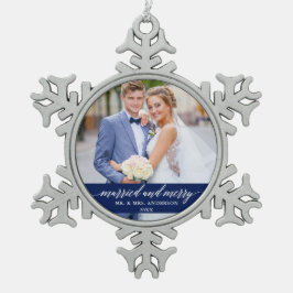 Married and Merry Wedding Blue Tin Sneeuwvlok Ornament