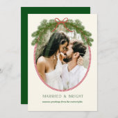 Married & Bright Newlywed Pine Wreath Photo Card Feestdagenkaart (Voorkant / Achterkant)
