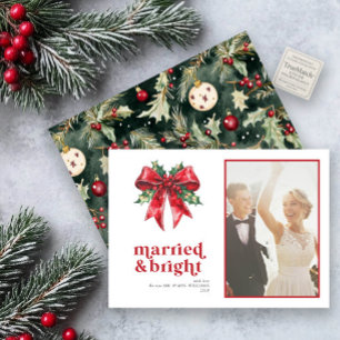 Married & Bright Red Bow Holly Pas getrouwd Foto Feestdagenkaart