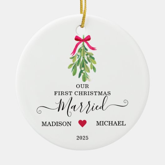  Married First Christmas Mistletoe Holiday Keramisch Ornament (Voorkant)