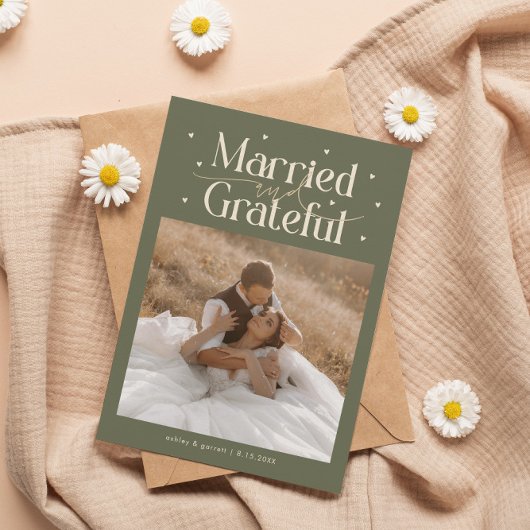 Married & Grateful Wedding Photo Sage Green Bedankkaart