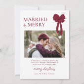 Married & Merry Burgundy Bow Photo Newlyweds Feestdagenkaart (Voorkant)