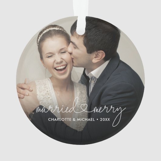 Married & Merry Heart Script Modern Custom Wedding Ornament (achterkant)
