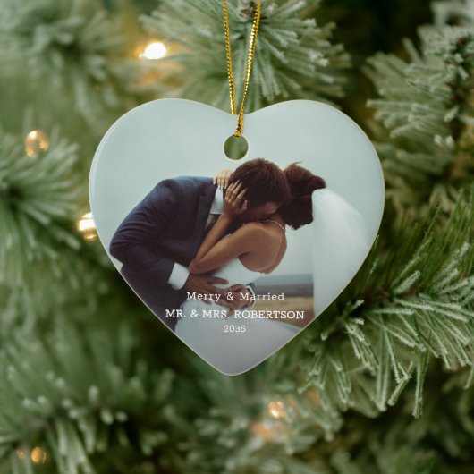 Married & Merry Modern Photo Typography Elegant  Keramisch Ornament (Boom)