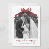Married & Merry Red Bow Arch Photo Christmas Feestdagenkaart (Voorkant)