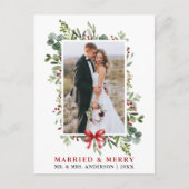Married & Merry Watercolor Greenery Red Bow Briefkaart (Voorkant)