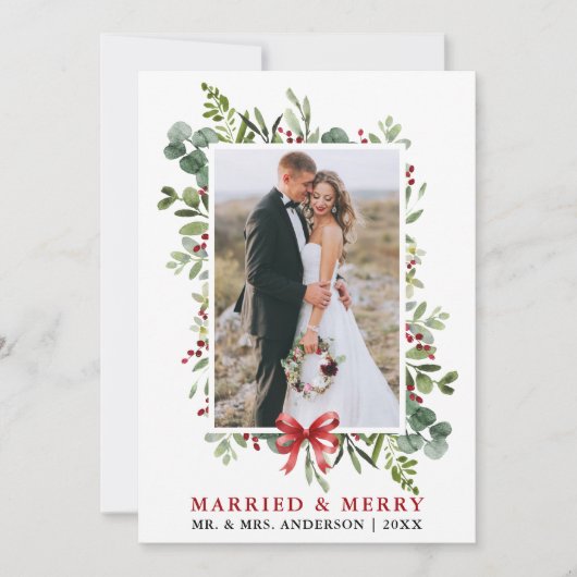 Married & Merry Watercolor Greenery Red Bow Feestdagenkaart (Voorkant)
