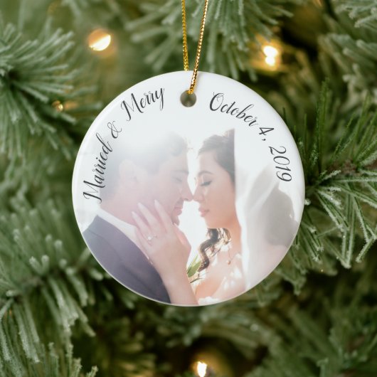 Marriott & Merry Custom Newlywed Photo Keramisch Ornament (Boom)