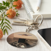 Mars in Sight Alien UFO Saucer Encounter Sleutelhanger (Zijkant)