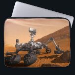 Mars Science Laboratory Curiosity Rover. Laptop Sleeve<br><div class="desc">Het concept van Mars Science Laboratory Curiosity rover is een mobiele robot die het cadeau van Mars onderzoekt. In dit afbeelding onderzoekt de rover een rots op Mars met een set gereedschappen aan het uiteinde van de arm van de rover, die ongeveer 7 voet uitstrekt. Twee instrumenten op de arm...</div>