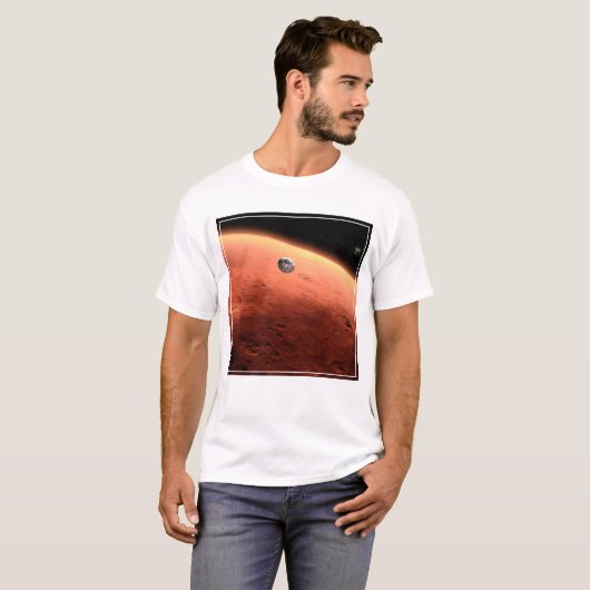 Mars Science Laboratory nadert Mars. T-shirt (Voorkant volledig)