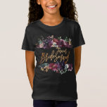Marsala Bourgogne Bloemfolie Jr Bruidsmeisje T-shirt<br><div class="desc">Dit prachtige, moderne bloemenjunior bruidsmeisje t-shirt design heeft een waterverf boeket van marsala, marineblauw, bordeauxrood en eucalyptusgroen dat is gesplitst. In het midden is de titel "Junior Bridesmaid" gepositioneerd, geschreven in een schattig, modern handgeschreven script en zonder serif typografie in faux gold folie. Geweldig voor een vrijgezellenfeest, vrijgezellenfeest of verlovingsfeest!...</div>