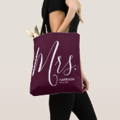 Marsala Bourgogne Typografie Personalised Mrs. Tote Bag (Dichtbij)