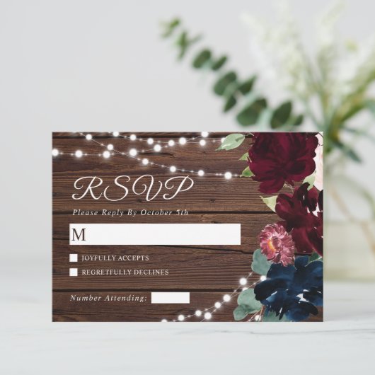 Marsala & Navy Flowers Rustic Wood Wedding RSVP Kaartje (Staand voorkant)