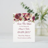 Marsala Rode Bloemen Bruiloft Save the Date Briefk Aankondigingskaart (Staand voorkant)