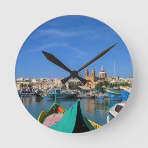 Marsaxlokk haven, vissersdorp ronde klok