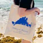 Martha's Vineyard Edgartown Navy Wedding Welcome Tote Bag<br><div class="desc">Deze aanpasbare Martha's Vineyard canvas tassen maken de perfecte welkomsttas voor je trouwgasten die een bezoek brengen aan Edgartown, MA. Bekijk alle verpakkingsgrootten voor de beste oplossing voor uw welkomsttas. Deze praktische huwelijksgunst canvas tas kan nog jarenlang door je gasten worden gebruikt als herbruikbare boodschappentas en ze zullen je bruiloft...</div>