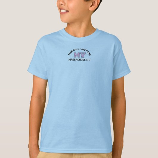 Martha's Vineyard "Varsity" Design. T-shirt (Voorkant)
