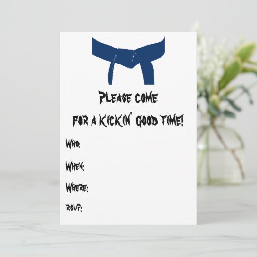 Martial Arts Blue Belt Verjaardagsfeest Uitnodigin Kaart (Staand voorkant)