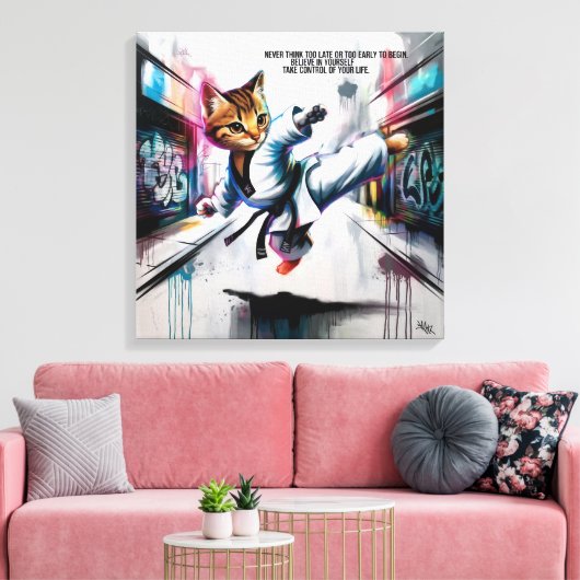 Martial Arts Meets Street Style – Cartoon Kitten Canvas Afdruk (Insitu (Woonkamer))