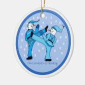Martial Arts Snowmen voor kerstversiering Keramisch Ornament (Links)