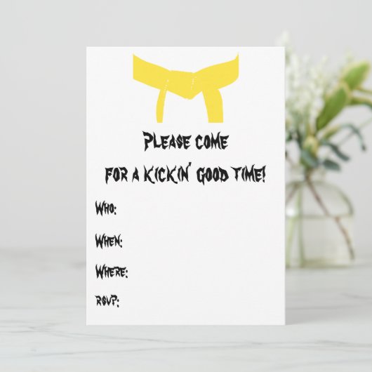 Martial Arts Yellow Belt Verjaardagsfeest Uitnodig Kaart (Staand voorkant)