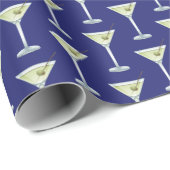 Martini-drankjes op blauwe achtergrond cadeaupapier (Rol Hoek)