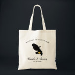 Martinique Destination Wedding Welcome Bag Tas<br><div class="desc">Het weekend van de bruiloft heet cadeautas voor gasten uit de stad voor je bruiloft,  met afbeelding van Martinique,  met gouden hart. Vul tas met je favoriete godies.</div>