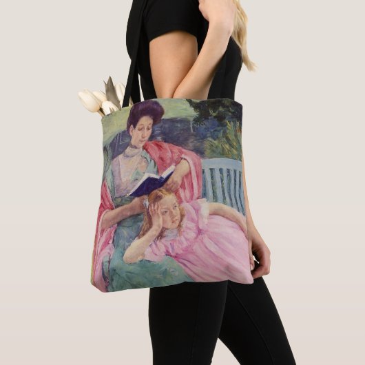 Mary Auguste die haar dochter leest, Cassatt Tote Bag (Dichtbij)
