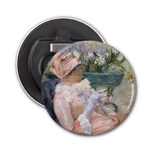 Mary Cassatt - De beker van Tea Button Flesopener (Voorkant)