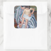 Mary Cassatt - Het kinderbad / Het bad van het kin Vierkante Sticker (Tas)